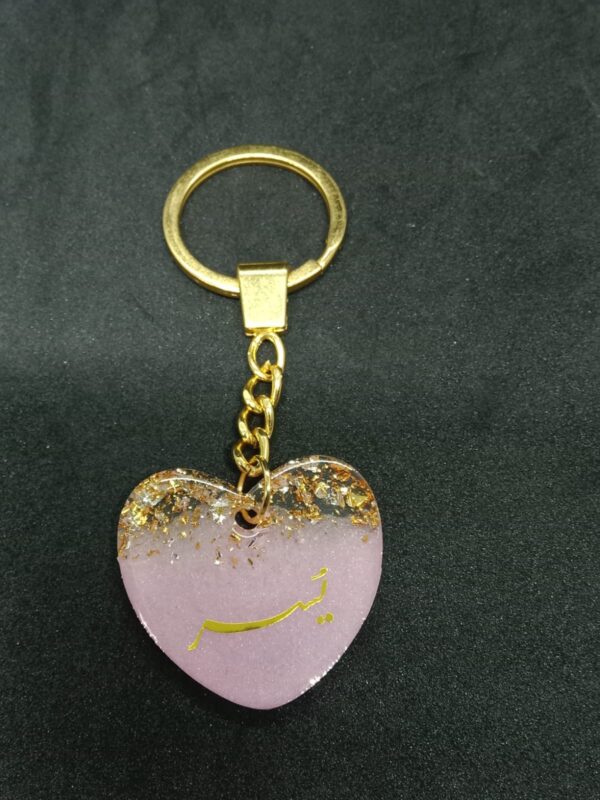 3.5cm Heart-Shaped Resin Keychain – Personalized Design - سلسلة مفاتيح من الريزين على شكل قلب 3.5 سم – تصميم مخصص